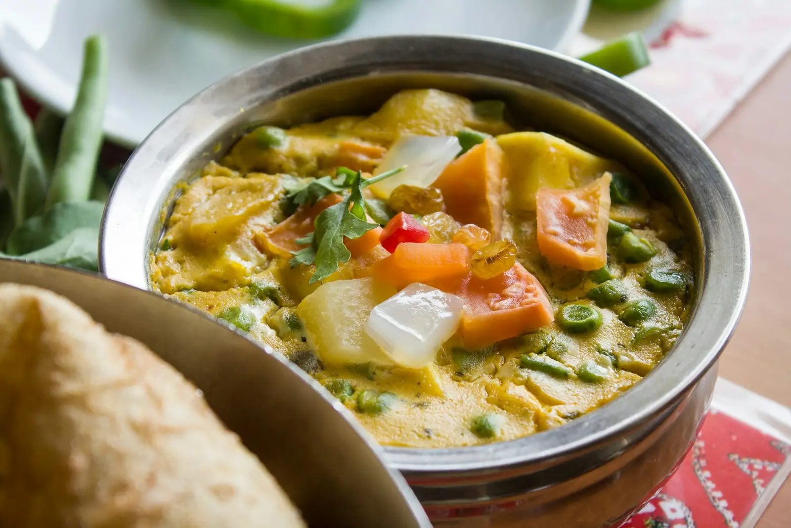Kerala stew in a serving pot